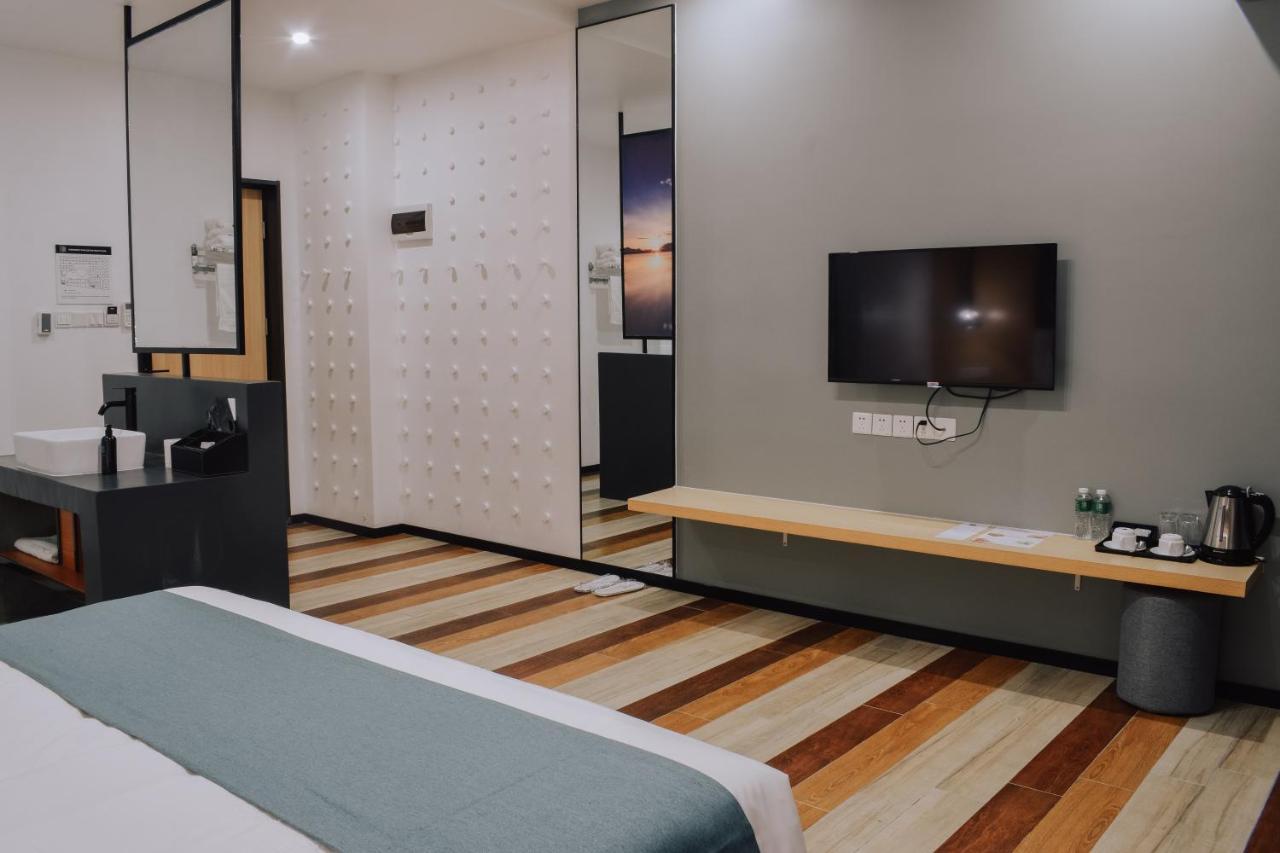 Fan'S Hotel Baybay Εξωτερικό φωτογραφία